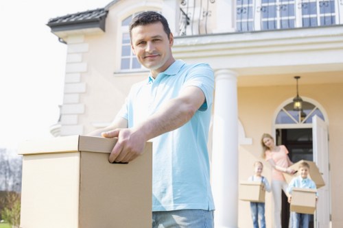 Local moving truck booking and quote request for Bankside customers
